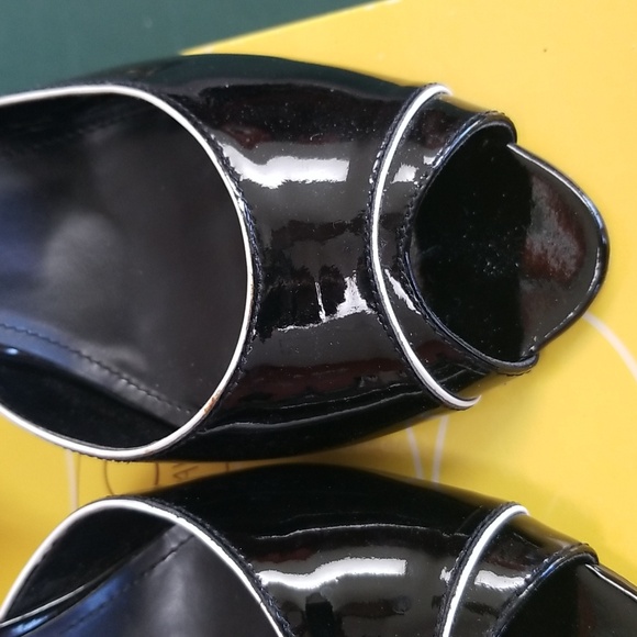 Circa Joan & David DJ Moss Black/White Ankle Strap Heeled Shoes - Picture 9 of 9